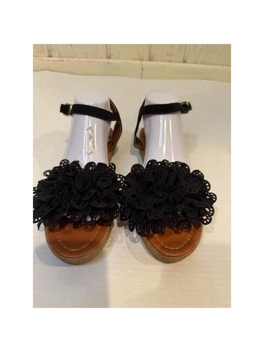 D. Lucy Moda Black Brown Floral Ankle Strap Sandals Size 9